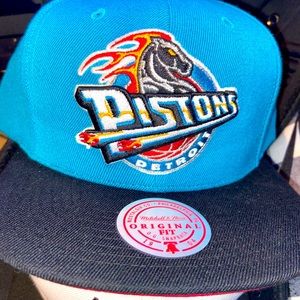 Pistons SnapBack